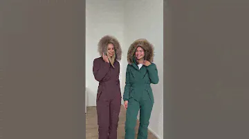 Ника и Катя в комбинезонах Трюфель и Изумруд